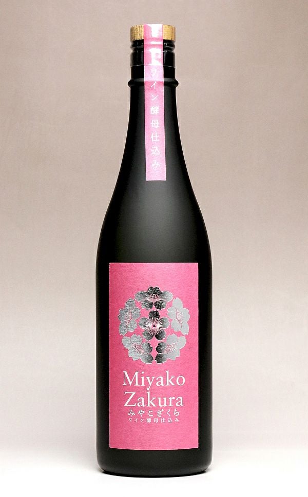 Miyako Zakura 赤ワイン酵母仕込み 25度1800ml 【大浦酒造】《芋焼酎